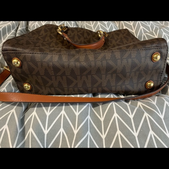 MK Purse - Picture 6 of 7